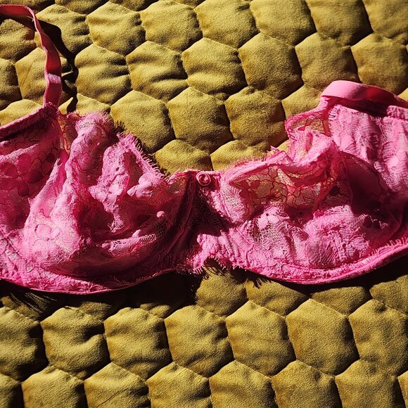 Victoria’s Secret Dream Angels Push-Up Bra – 32DDD - Picture 1 of 3